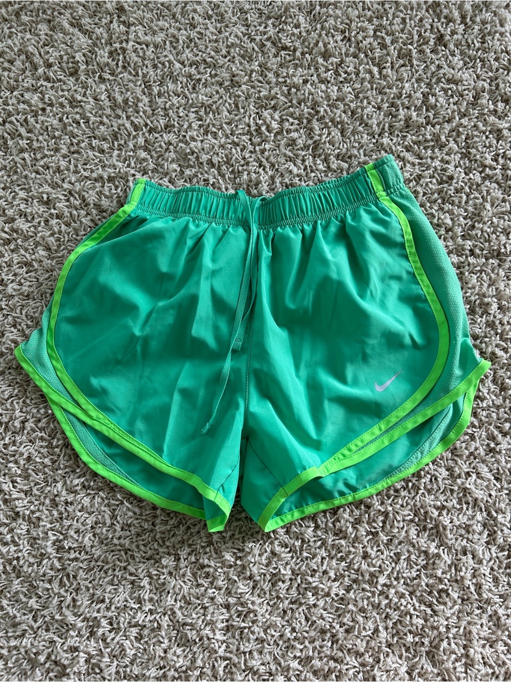Nike Women’s Small Green Shorts